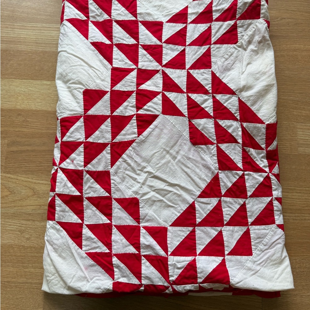 Antique 1930s Red And White Ocean Waves Quilt Top - Picture 13 of 14